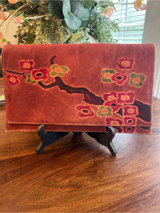 Vintage Handbags - Vintage 1970s Hand-Tooled Leather Floral Envelope Clutch